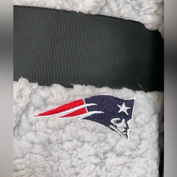 NFL New England Patriots Soft Sherpa Robe with Pockets Men’s size L/XL - Picture 12 of 14